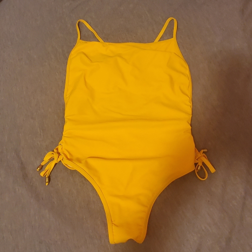 💛Yellow one piece💛